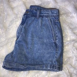 AEO Mom Jean Shorts Medium Wash Denim 2.5' Inseam